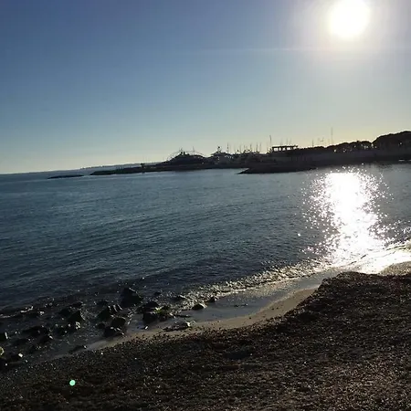 Apartment T2 De Standing Au Pied Des Plages Golfe-Juan